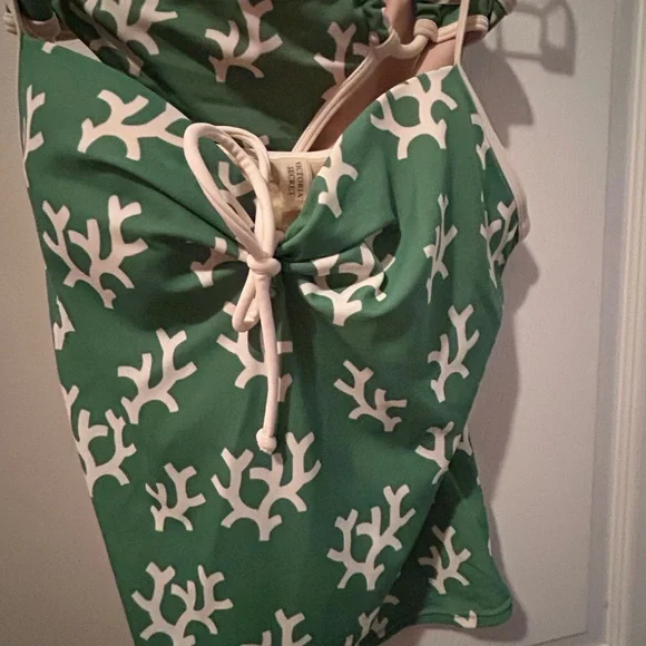Vintage Vs Green and White Tankini - Picture 2 of 8